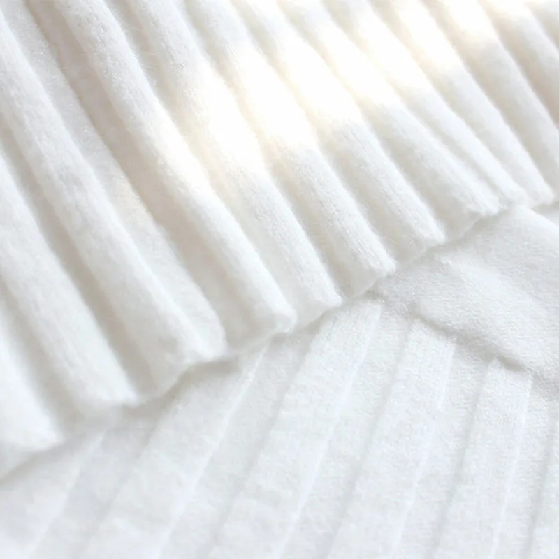 Modieuze en eenvoudige witte damestrui met col, gebreide trui met lange mouwen en warm temperament in de herfst en winter