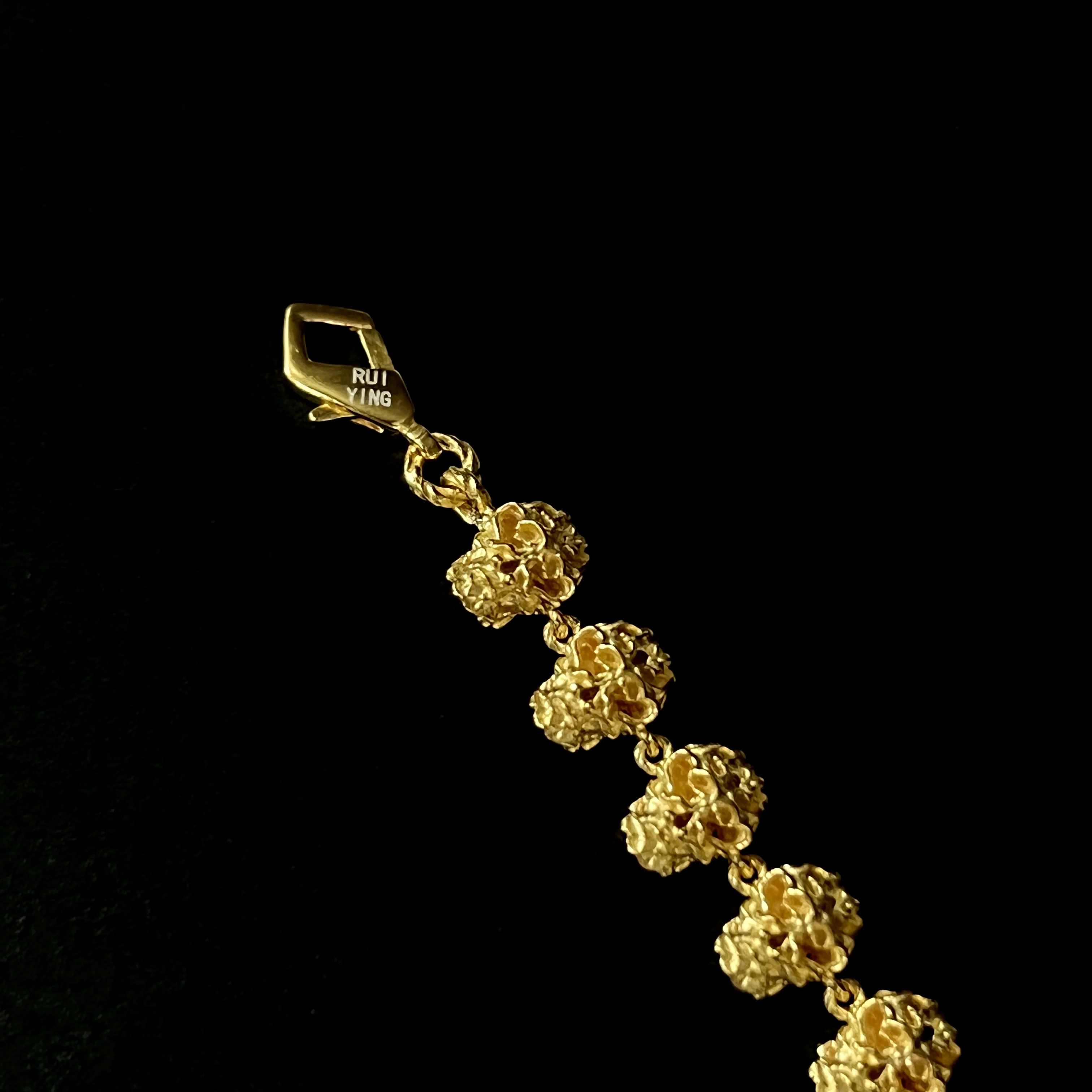 Pulsera estilo vintage con hueso de calavera de oro de 24 quilates chapada en plata S925, diseño a pequeña escala, accesorio único.