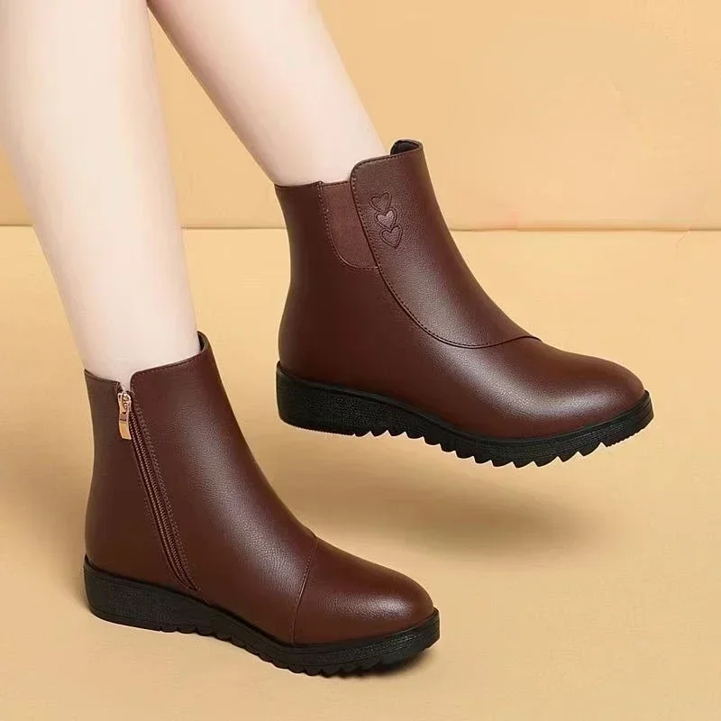 Winter Boots Women 2023 New Cold-proof and Warm Mother's Shoes Wedge Platform Casual Short Boots Fashion Round Toe Snow Boots