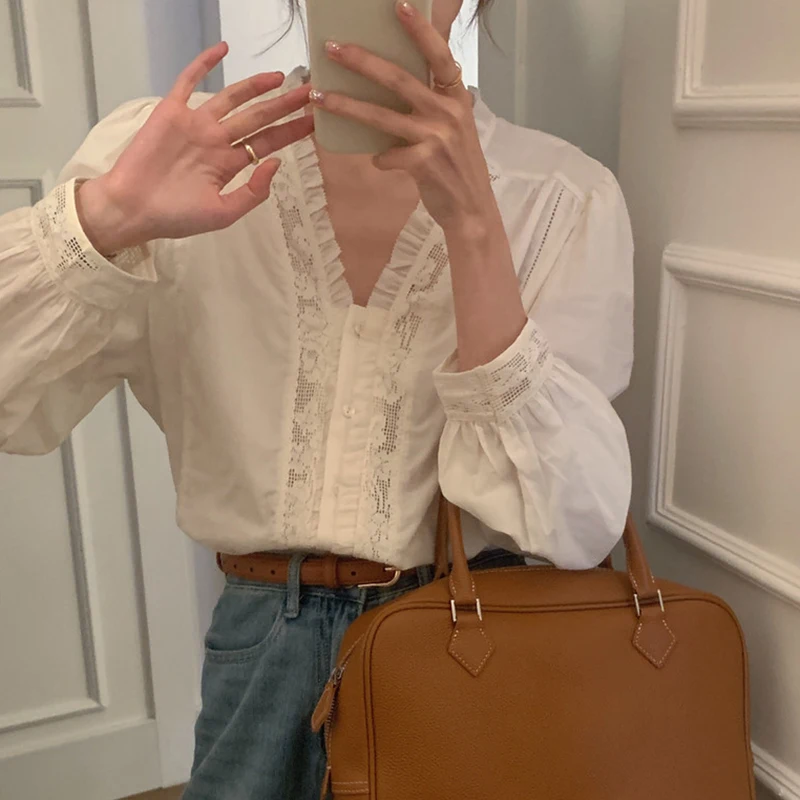 시크한 브이넥 레이스 트림 루즈 캐주얼 버블 슬리브 셔츠 여성용 봄 패션 우아한 스플라이싱 스타일 다용도 캐주얼 셔츠