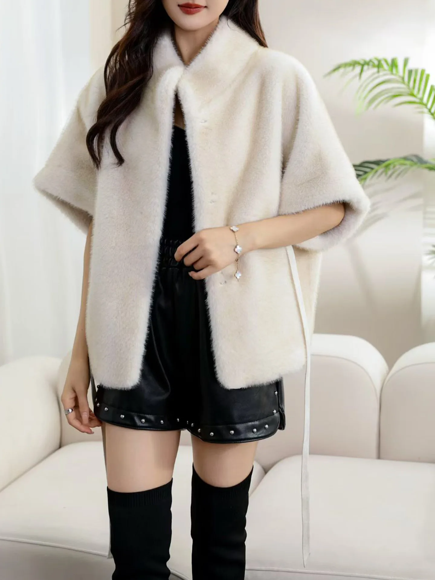 Mantel Bulu Imitasi Wanita Jaket Bulu Solid Fleece Kerah Tegak Berikat Tali Lengan Pendek Tebal Hangat Bulu Longgar Kasual Musim Gugur Musim Dingin 2025