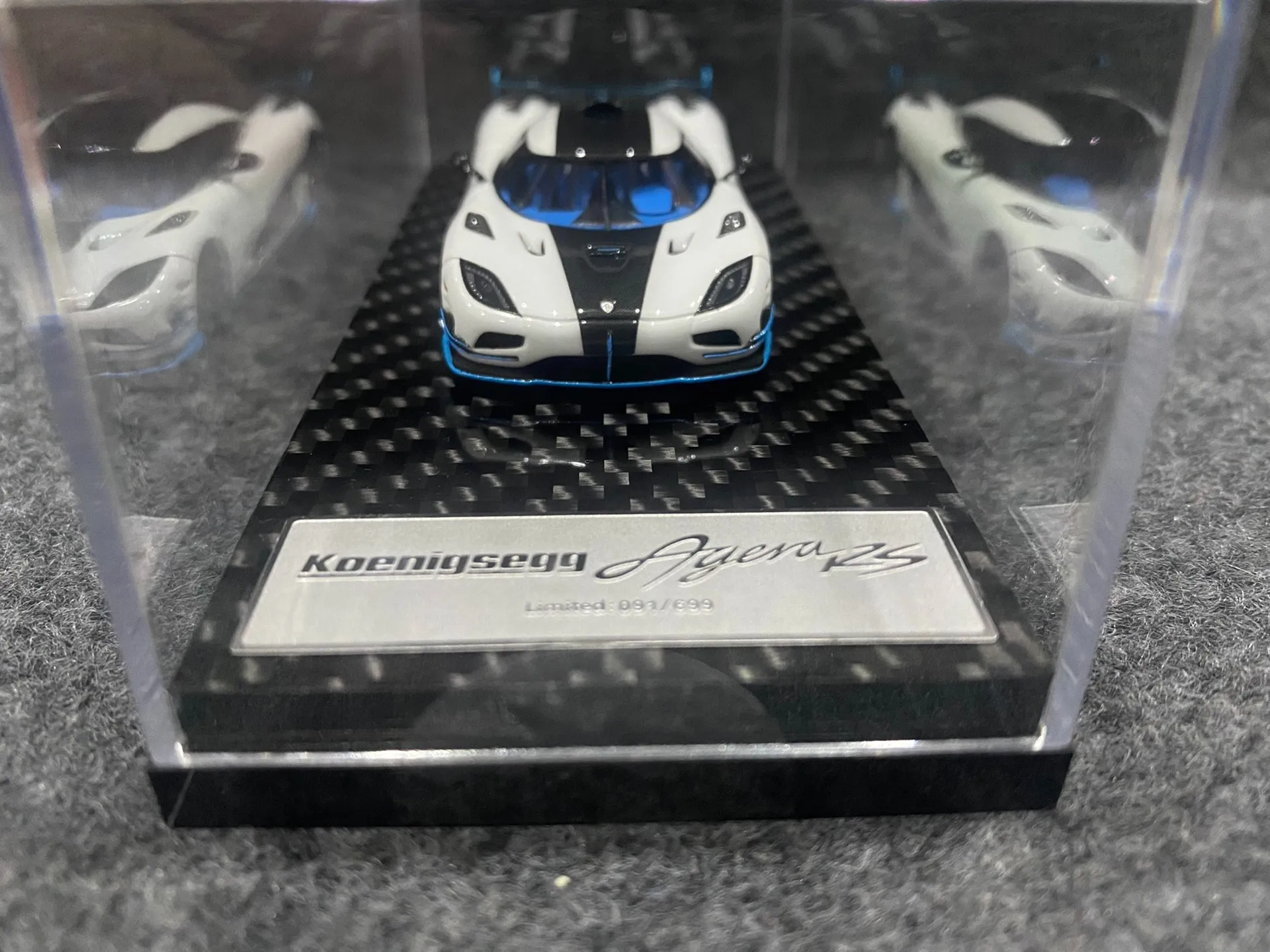 GRYNING 1:64 ใหม่ ALPS 64 Series Koenisseg Agera RS จํากัด 699 เรซิ่นจําลองรถของเล่นเด็กของขวัญ