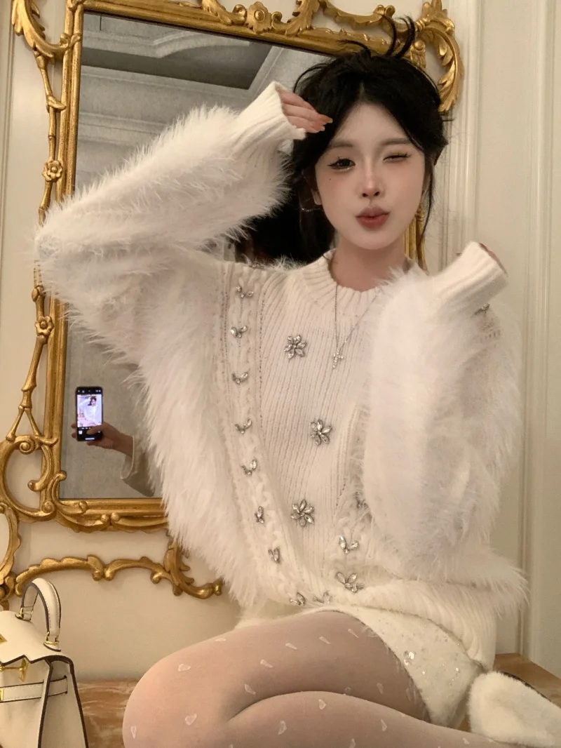 

2024 Autumn and Winter New Heavy Industry Imitation Mink Velvet Lazy Style Soft Waxy Studded Sweater + Sequined Skirt