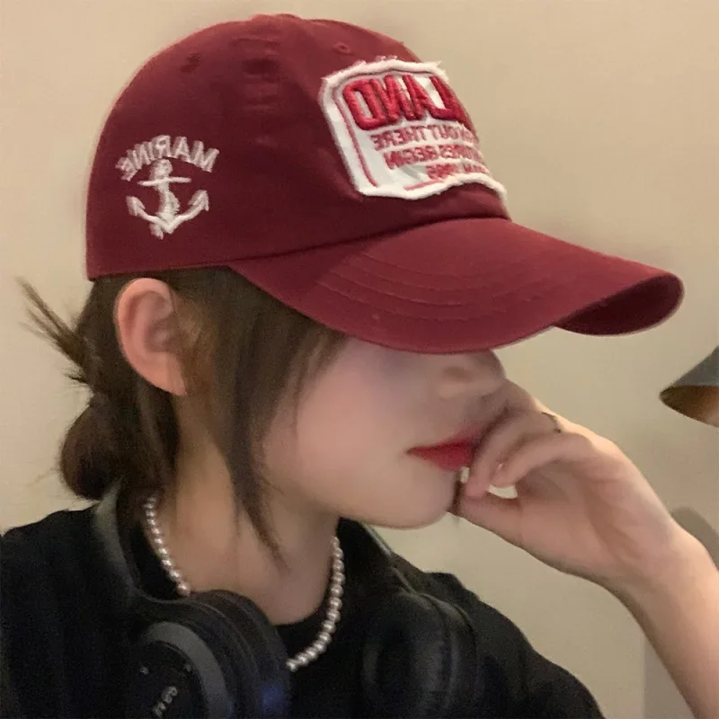 American Retro Baseball Cap for Women,  Large Head Circumference, Letter Design, Versatile Brim Duckbill Cap, Face Slimming Hat