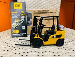 P5000 Lift Truck 1:25 Scale DieCast Model New in Original Box 85223