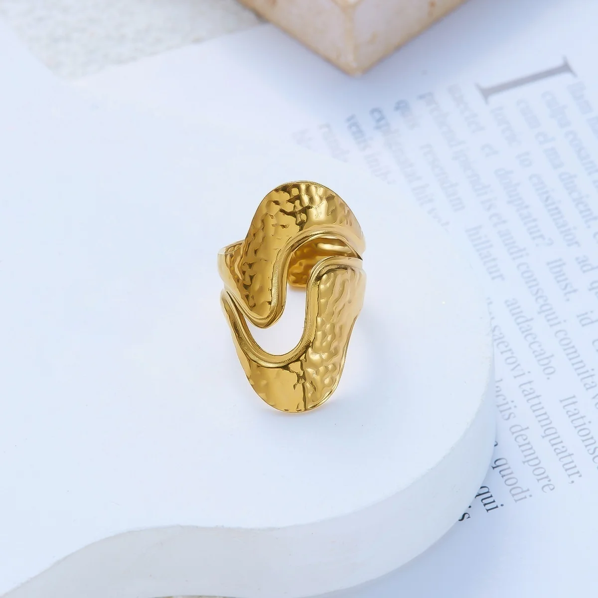 Punk-Ringe aus gehämmertem Edelstahl mit hohlem S-förmigem Blütenblatt- und Spiral-Design für Damen und Herren, trendiger geometrischer stapelbarer Fingerring-Schmuck – Detail 19