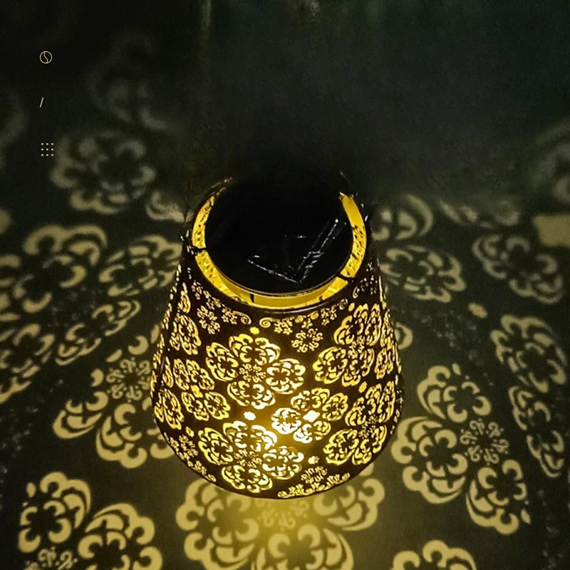 

Manufacturer's new wrought iron solar light portable light snowflake projection lantern outdoor garden
