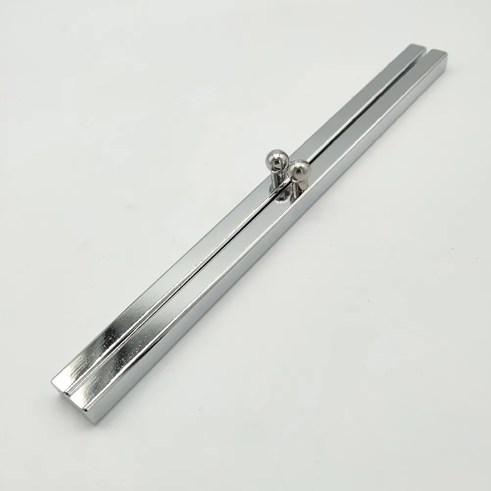 

Пара белых железных пресс-папье в винтажном стиле, прочные металлические настольные украшения для офиса и кабинета, надежные держатели для документов