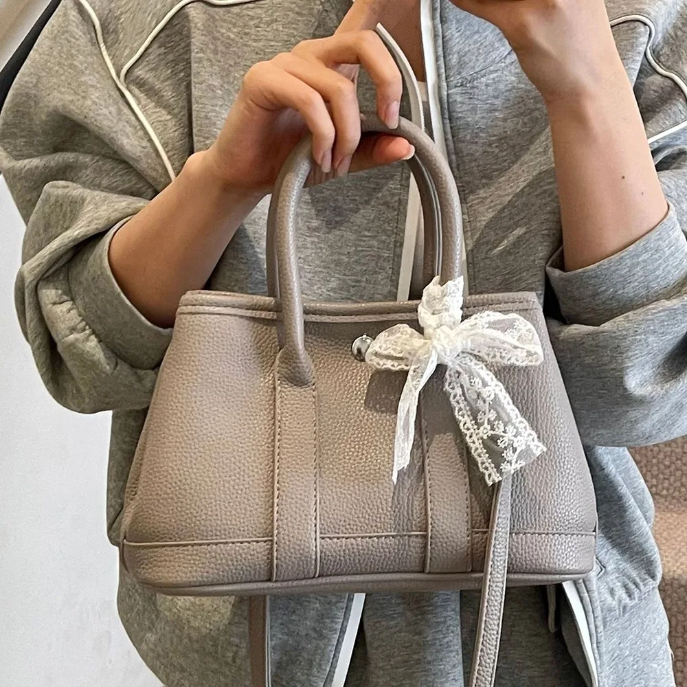 

Lychee Texture Women's Handbag Lace Bow Pendant Soft Bucket Crossbody Bag Elegant Storage Bag PU Leather Shoulder Bag Student