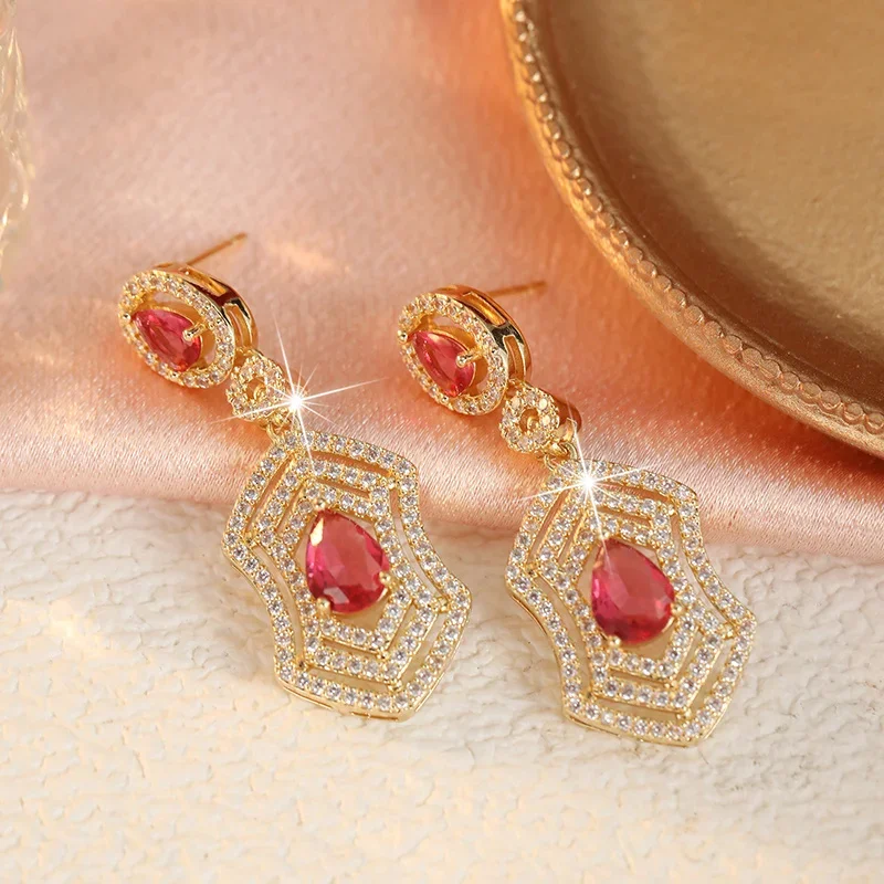 Luxuriöse geometrische Anhänger-Ohrringe für Damen, doppellagig, mit glänzendem Design, überzogen mit Zirkonia, exquisiter, eleganter Schmuck – Detail 5