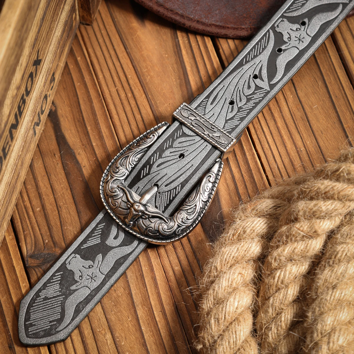 Ein lässiger, individueller und Retro-Gürtel, ein Kleidungsaccessoire im Western-Stil, Metallschnalle, PU-Gürtel, geeignet für Männer und Frauen – Detail 9