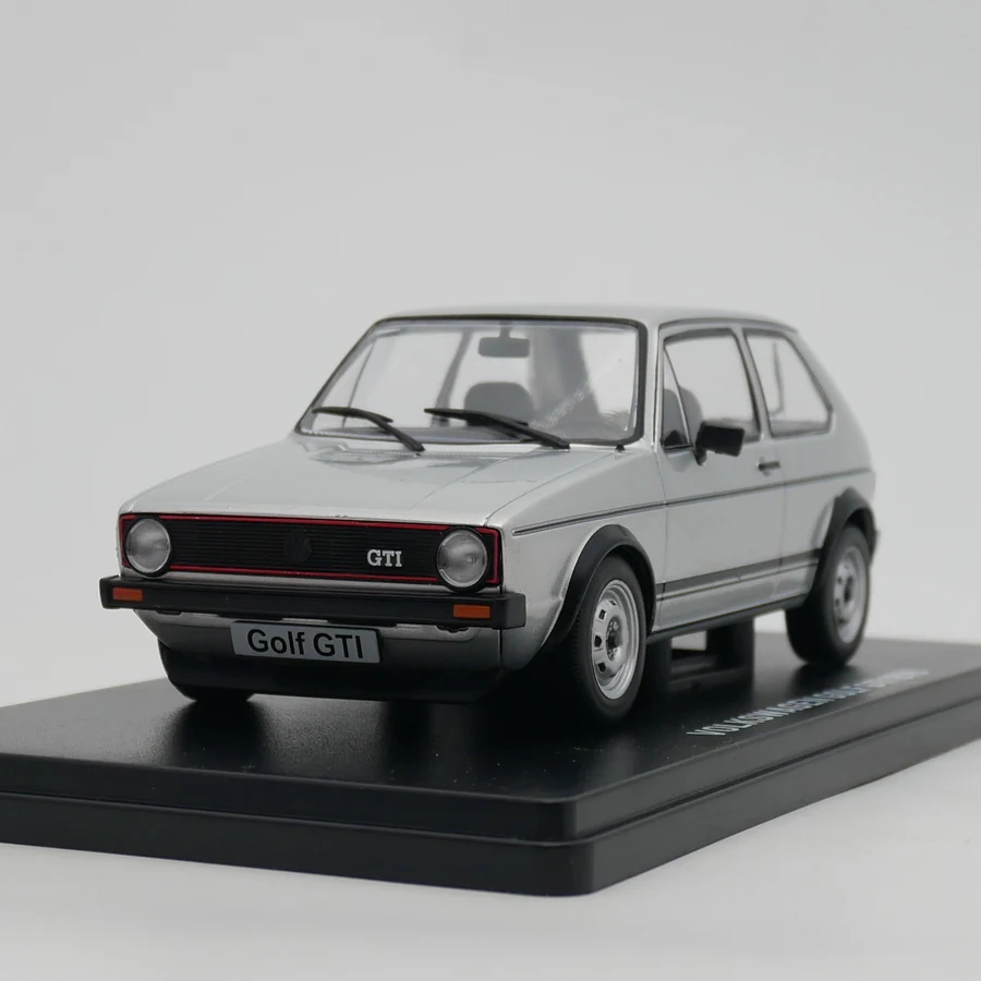 

IXO 1:24 Scale Diecast Alloy Volkswagen Golf GTI 1976 Toys Cars Model Classics Adult Gifts Souvenir Collectibles Static Display