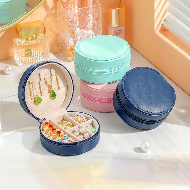 

Mini jewelry storage box portable family travel earrings necklace storage box female ring organizer PU leather display Round box