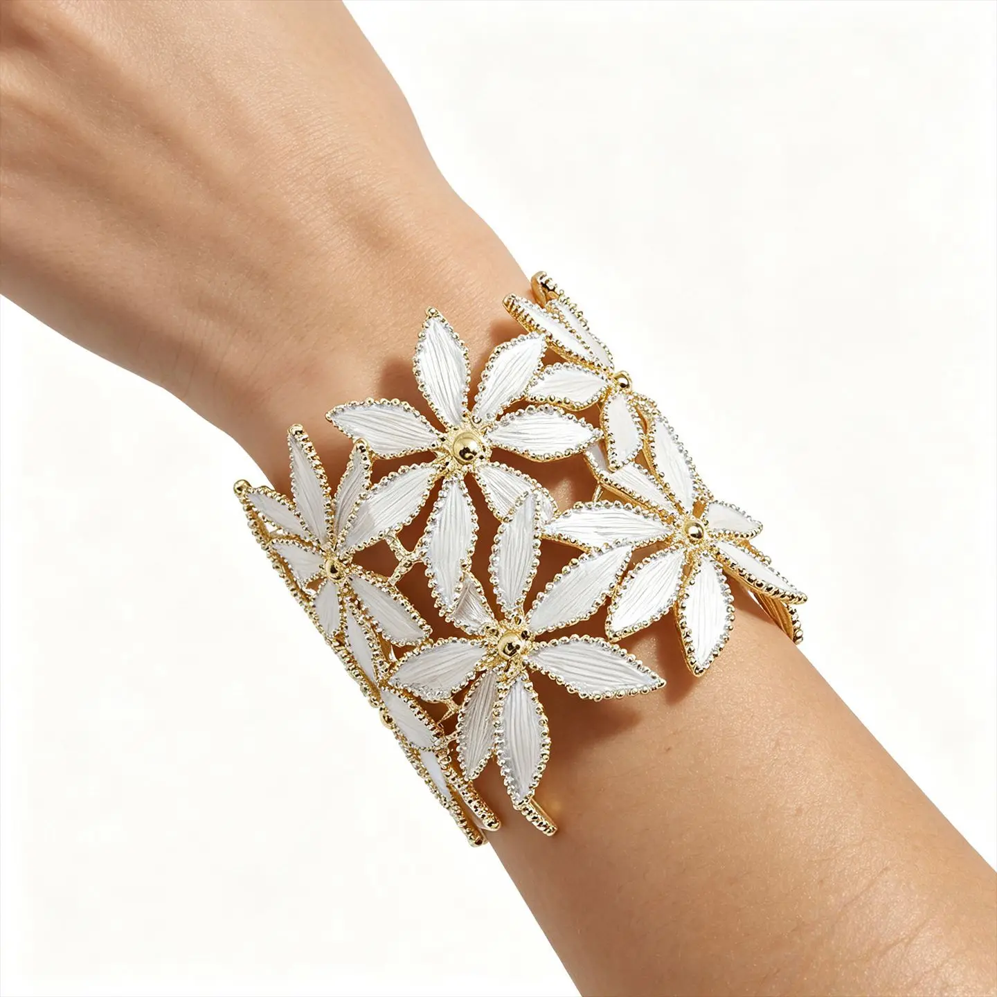 Exclusive design hollow metal flower shaped open-ended bracelet luxurious and high-end wide version exquisite hand bracelet