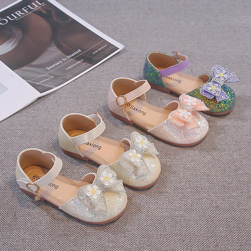 

Детская повседневная обувь, модные сандалии из искусственной кожи с цветочным узором и жемчугом, летняя обувь для девочек, дышащая фиолетовая бежевая обувь, размеры 24-35