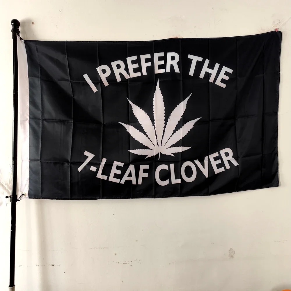 

St. Patrick's Clover Flag 90x150cm Black Polyester - Irish Hanging Decor, Outdoor Flag for Home Pub Garden Festival Celebration