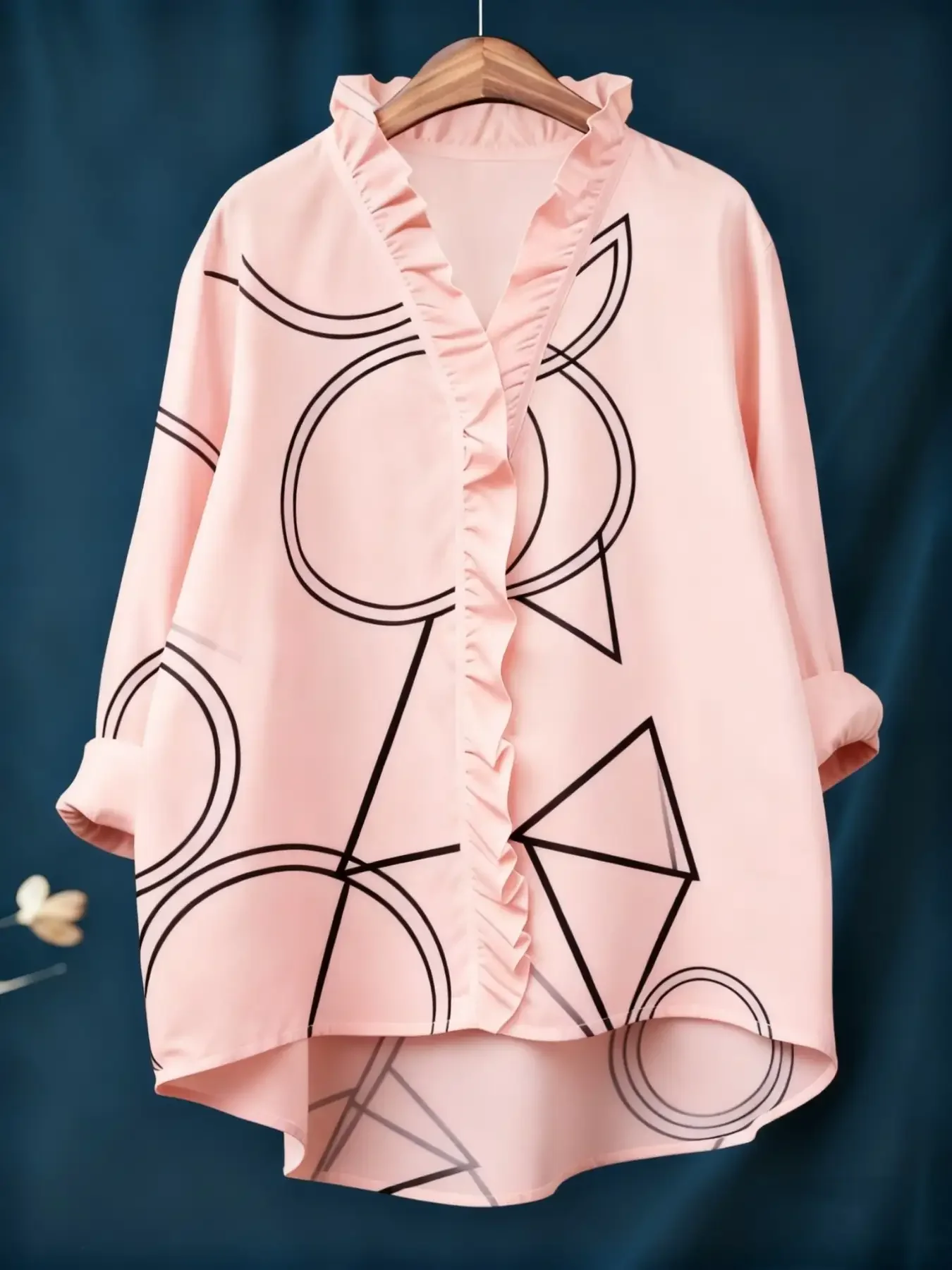 Autumn new V-neck casual top, women's long sleeved lace shirt, loose floral print design, Ladies' soft pink shirt