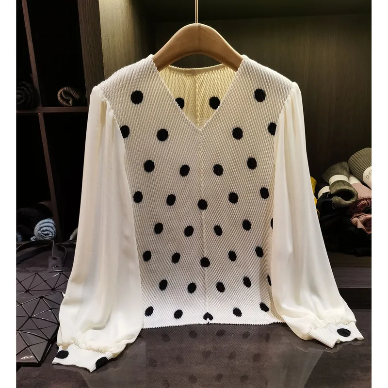 Elegant Dragon Scale Pleated Polka Dot Patchwork Long-Sleeve Miyake Tops Lightweight Fashion style V Collart New Women's Shirt