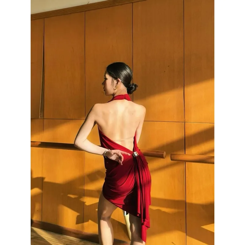 op maat gemaakte ZYM nek hangende geplooide taille gesneden Latin dans jurk riem ondergoed serië Mohamed caovole ballroom jurk standaard