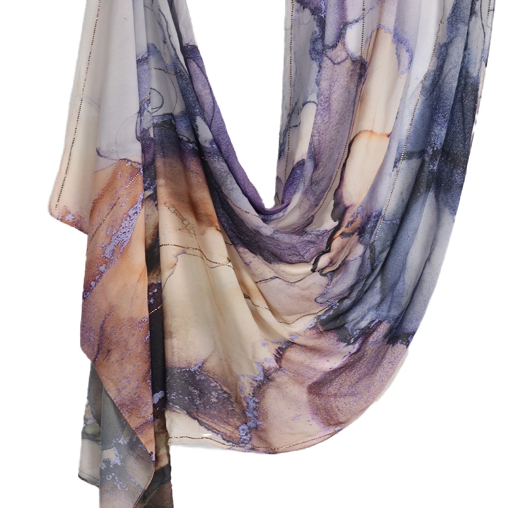 حجاب ذو تأثير رخامي أنيق - زخرفة حجر الراين المتلألئة على شيفون زبداني ناعم، تصميم ألوان مائية باللون الأزرق والأرجواني والبني #3