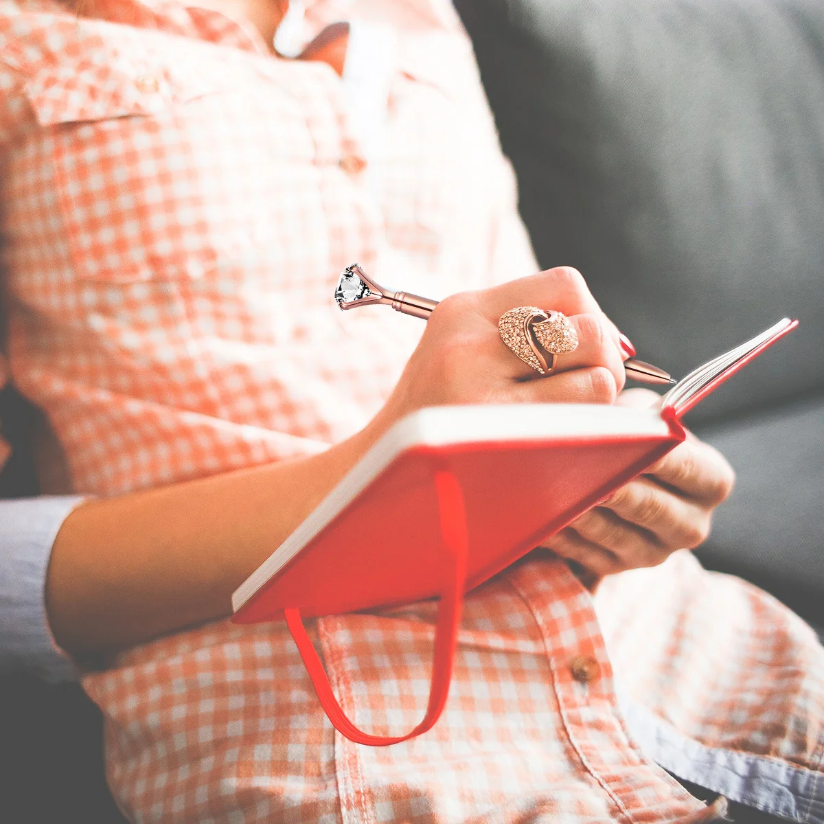 

4Pcs Metal Crystal Ballpoint Pens with Large Diamond Decor Smooth Writing Wear Resistant for Office School Graduation Gift