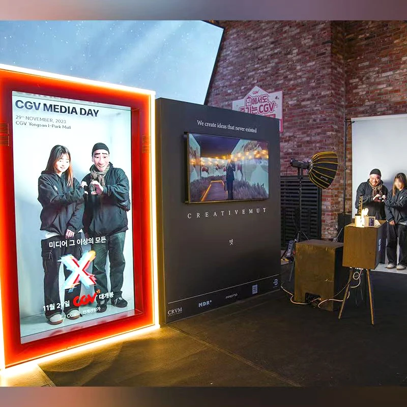 86 Inch Interactive 3D Holographic Touch Scree Indoor Transparent Holobox for Shopping Mall