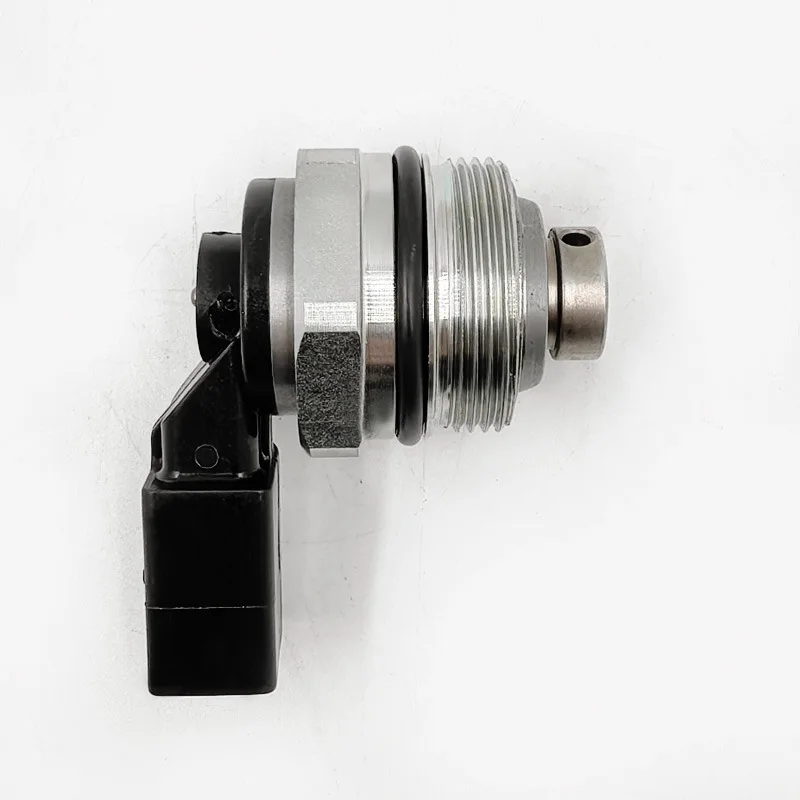 

079127025 C 079127025 AF подходит для левой заглушки электромагнитного клапана масляного насоса высокого давления объемом 4,2 л.