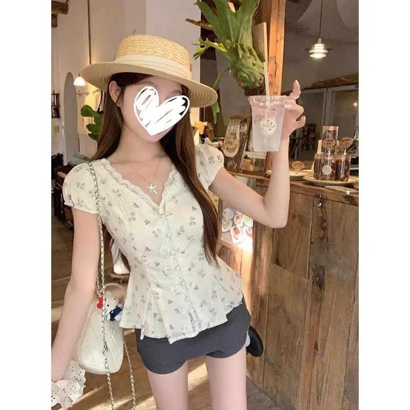 Lace Short-sleeved Shirt French Style Women's Summer Small Waist Slimming Slimming Age-reducing Floral Top