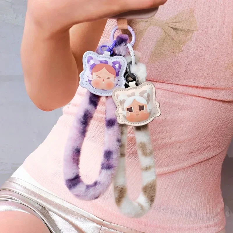 

POP MART CRYBABY Wild, но Cutie Series-Phone Charm Mystery Box, натуральная глухая коробка, сумка для догадок, орнамент, фигурки, домашний декор, рабочий стол