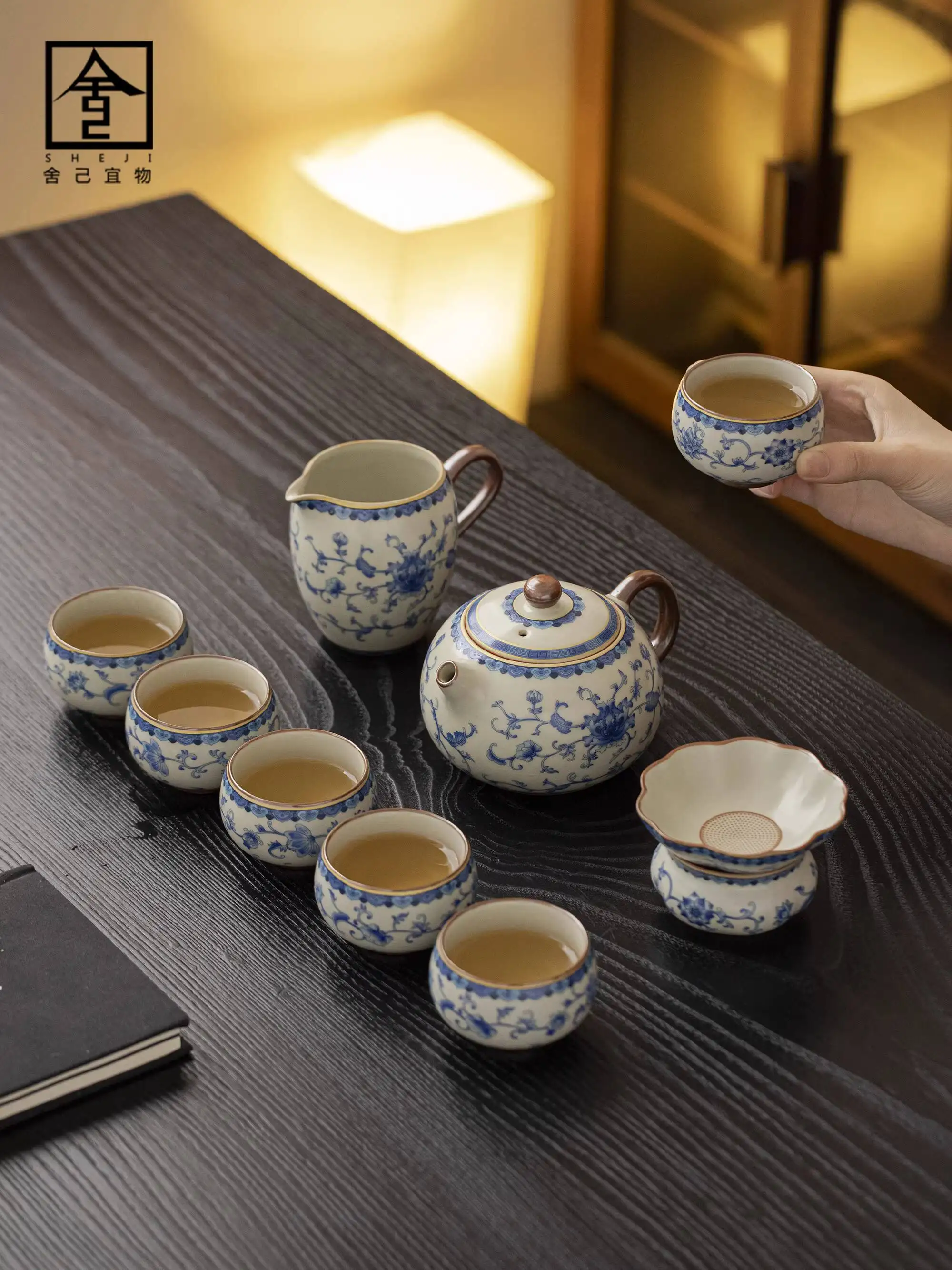 

Сине-белый чайный сервиз Ru Kiln Kung Fu с чайником и гаяном, подходит для учителей, пожилых людей, друзей или лидерцев, упакованный в A