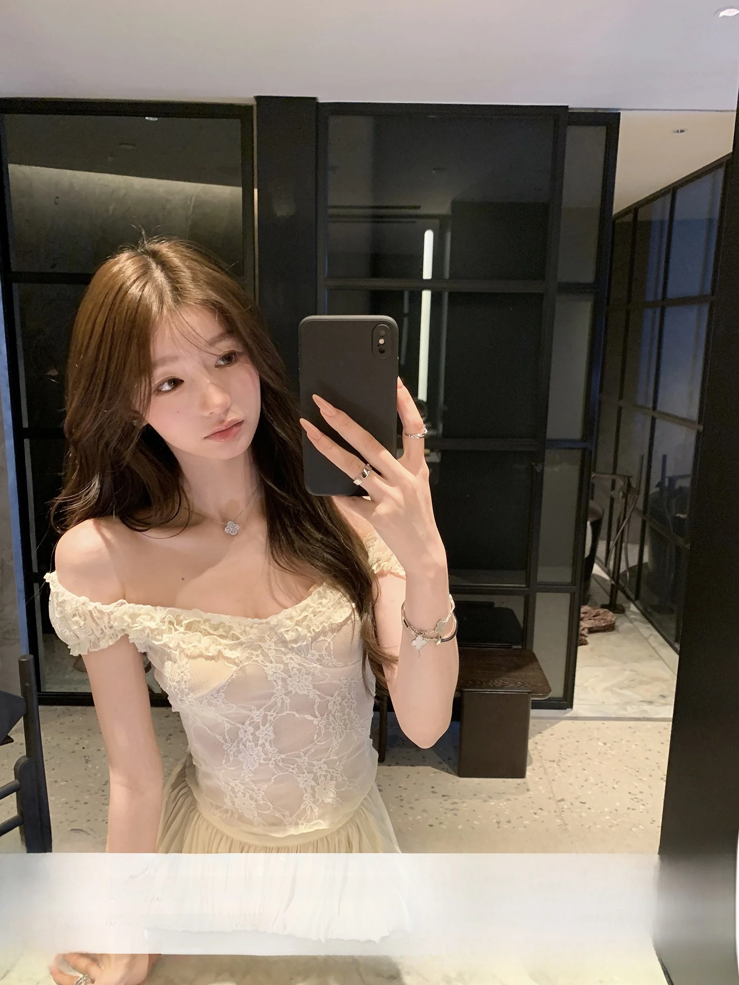 

YOLI Yang You Li Short Shoulder Shallow Color Chiffon Top Women's Casual Style Slim Fit Lace Detailing No Sleeve Regular Length