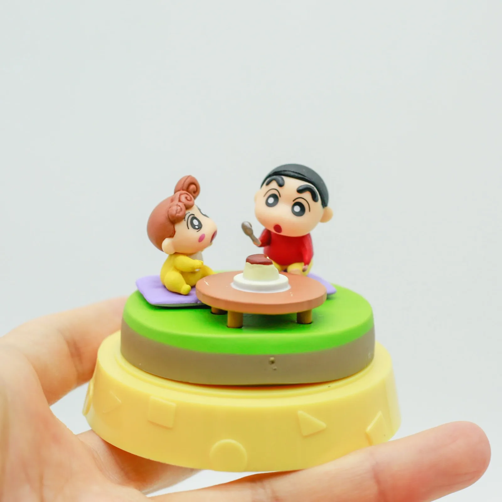 تلوين شينشان تررم أنيمي شخصيات صغيرة في زجاجة الحياة المشهد صندوق أعمى لعبة المقتنيات مكتب ديكور الاطفال هدايا عيد الميلاد