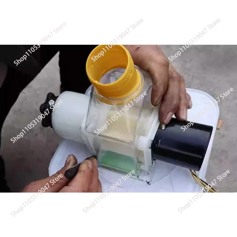 Solar-powered Fully Automatic Feeder Timed and Quantitative Feeding for Chicken Raising
