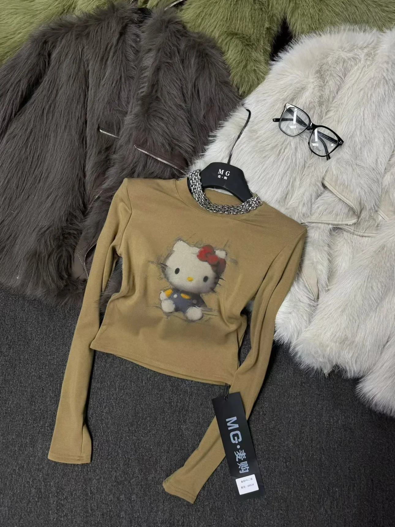 تي شيرت Sweet Cool KT مطبوع عليه رسوم كرتونية Fce طويل Sve تي شيرت مبطن للكتف من القطن المريح للنساء