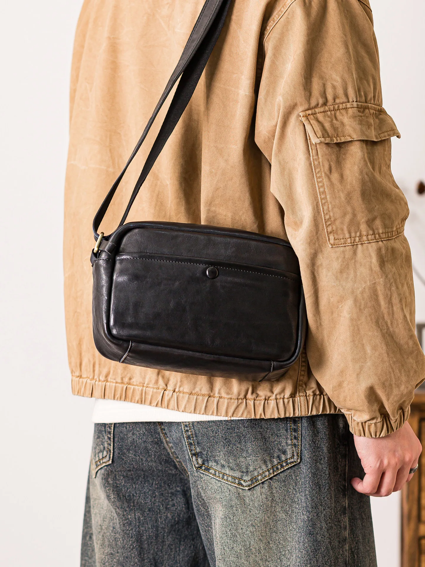 PNDME casual luxury vegetable tanned cowhide men's shoulder bag fashion vintage natural genuine leather youth messenger bag
