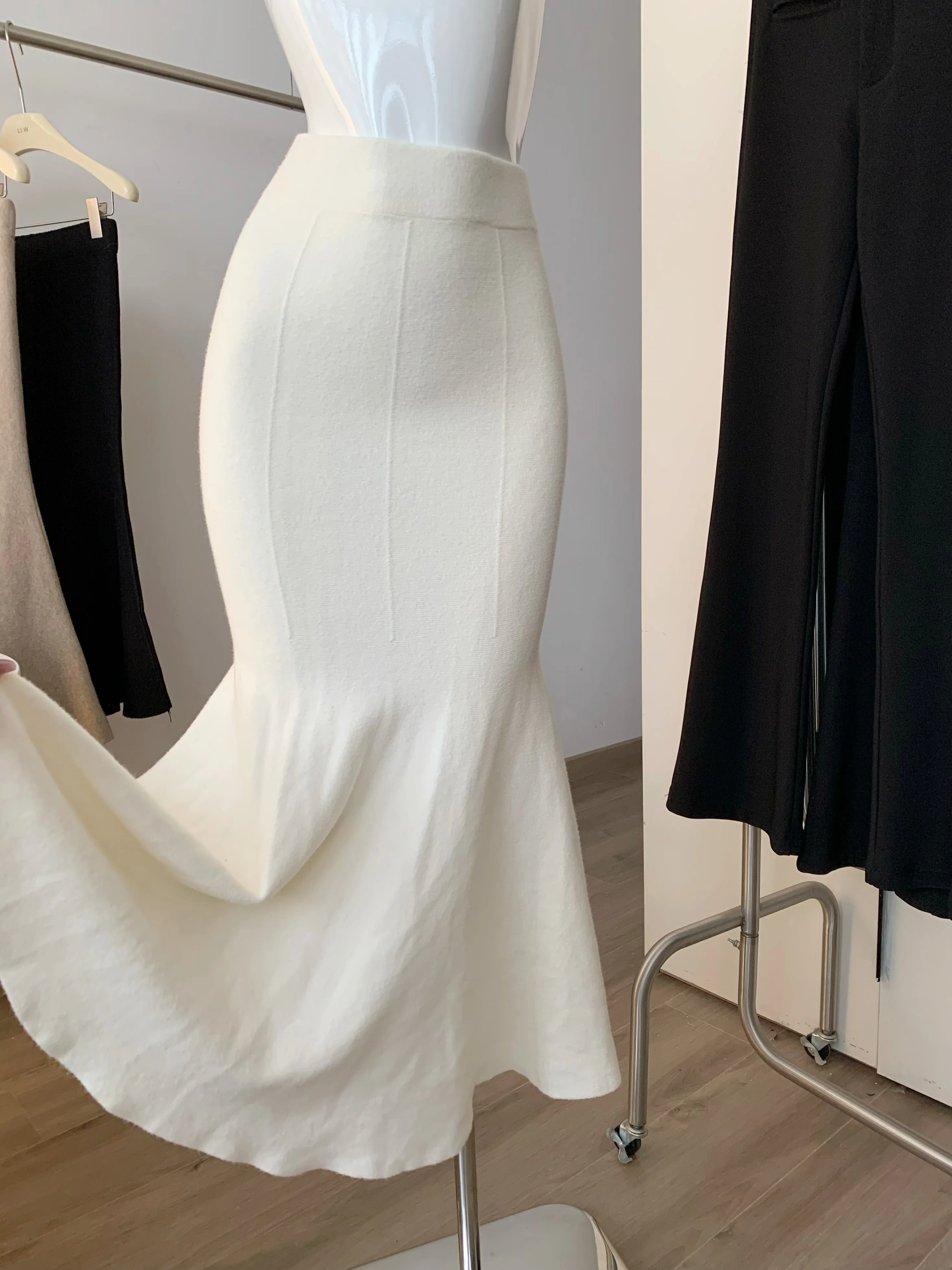 여성용 가을 겨울 시크 하이웨이스트 슬림 머메이드 스커트 여성 단색 우아한 피쉬테일 니트 롱 스커트