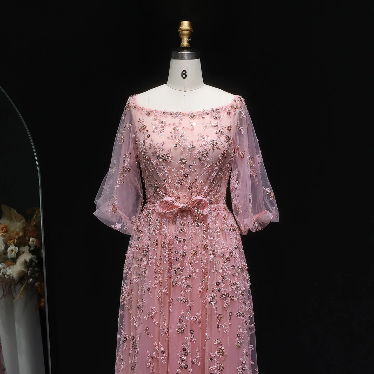 Sharon Said Luxuriöses Rosa Abendkleid mit Rundhalsausschnitt und Langen Ärmeln, Schleifen für Damen, Hochzeits- und Partykleider SS230, Maßanfertigung – Detail 7