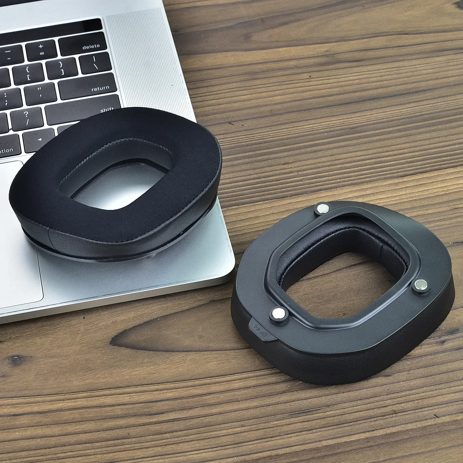 

Ice Gel ear pads For Logitech astro A50 Gen4 Headset Repair and replace parts with a comfortable wearing11.03，