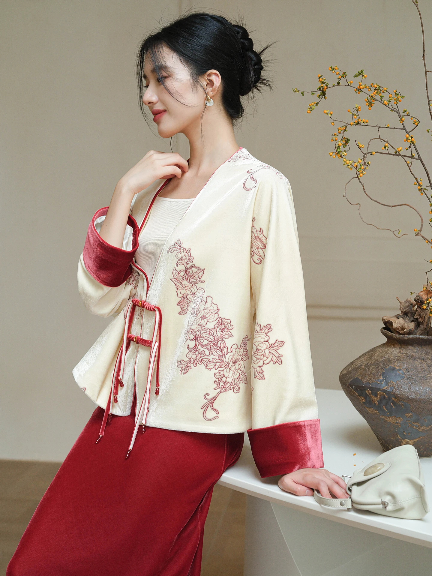 

Red Velvet Jaet Women's Embroidered Chinese Sle New Year Gift Clothes Loose Fit Long Sve V-Ne Autumn Winter New Arrival