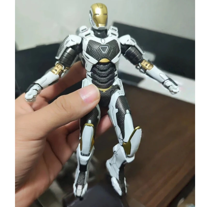 

Iron Man Mk39 Starboost Action Figure 1/10 Scale 7-Inch Outer Space Armor Movable Joints Pvc Model Toy Collectible Birthday Gift