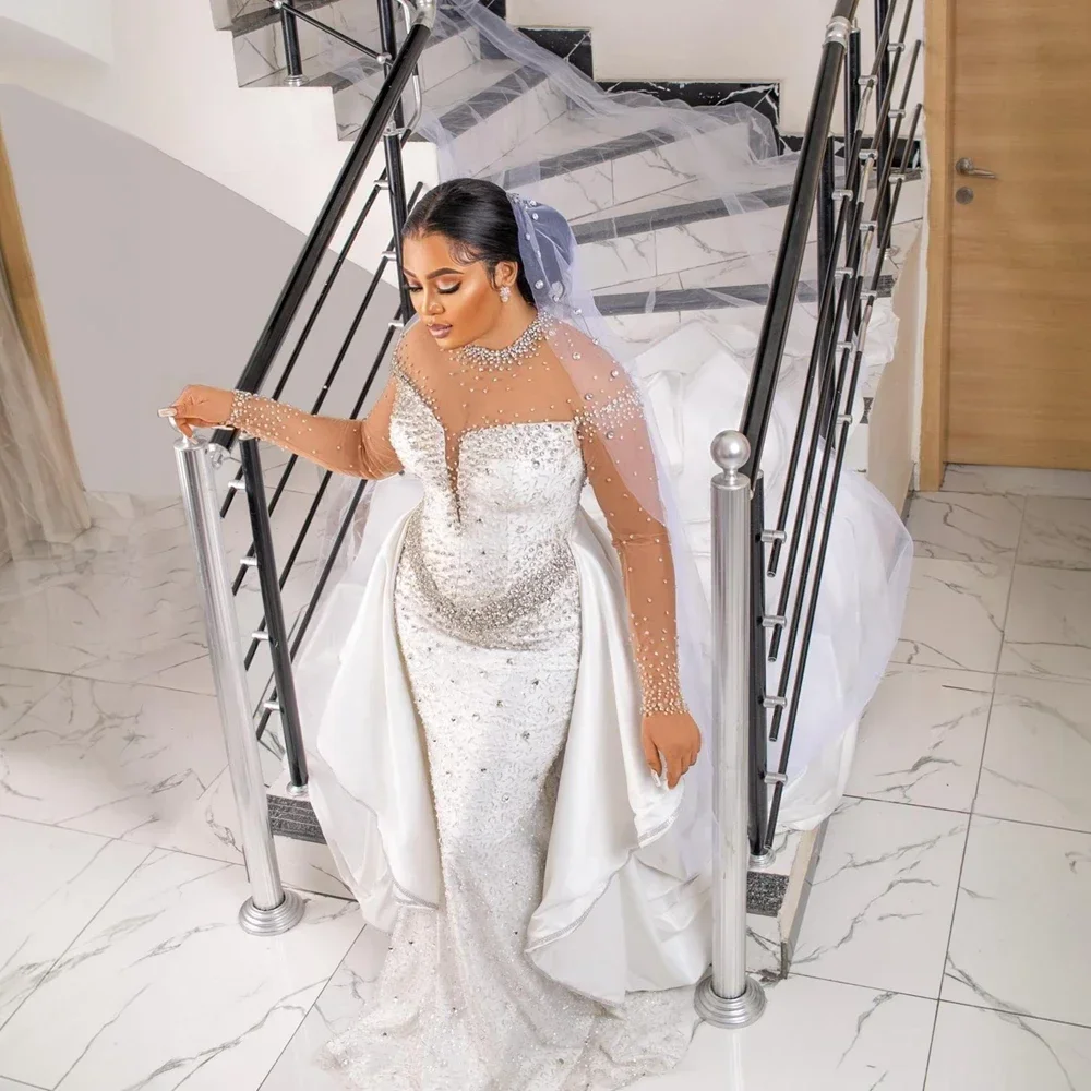 تخصيص الرقبة العالية الثقيلة تسلق بلورات الخرز فستان الزفاف كم طويل ثوب الزفاف البوق مع قطار للانفصال