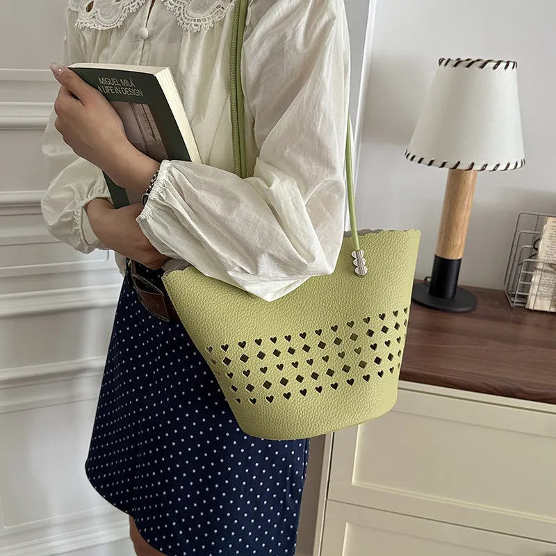 Pink Heart Hollow Out Leather Tote Bag Women Scalloped Edge Shoulder Handbag High Aesthetic Commuter Simple Crossbody Bag