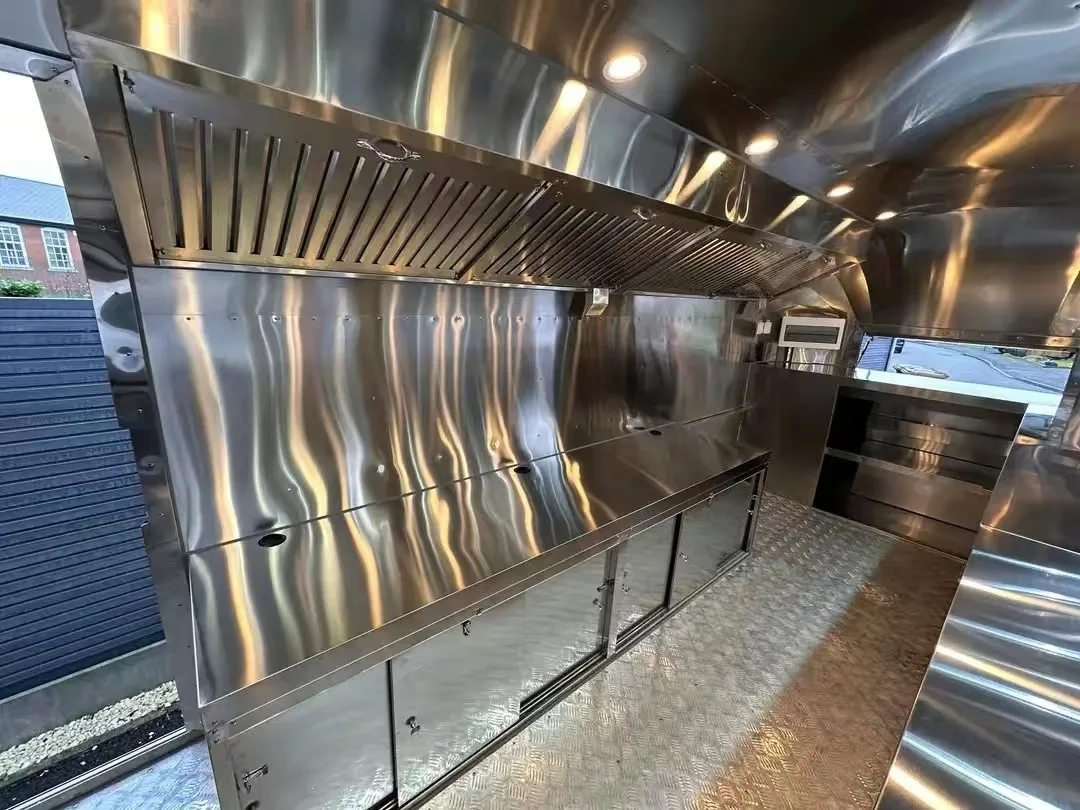 

Mobile Mobile Hamburgers Hot Dog Pizza Fast Food Trailer Stainless Steel Mobile Food Truck with Full Kitchen for Sale