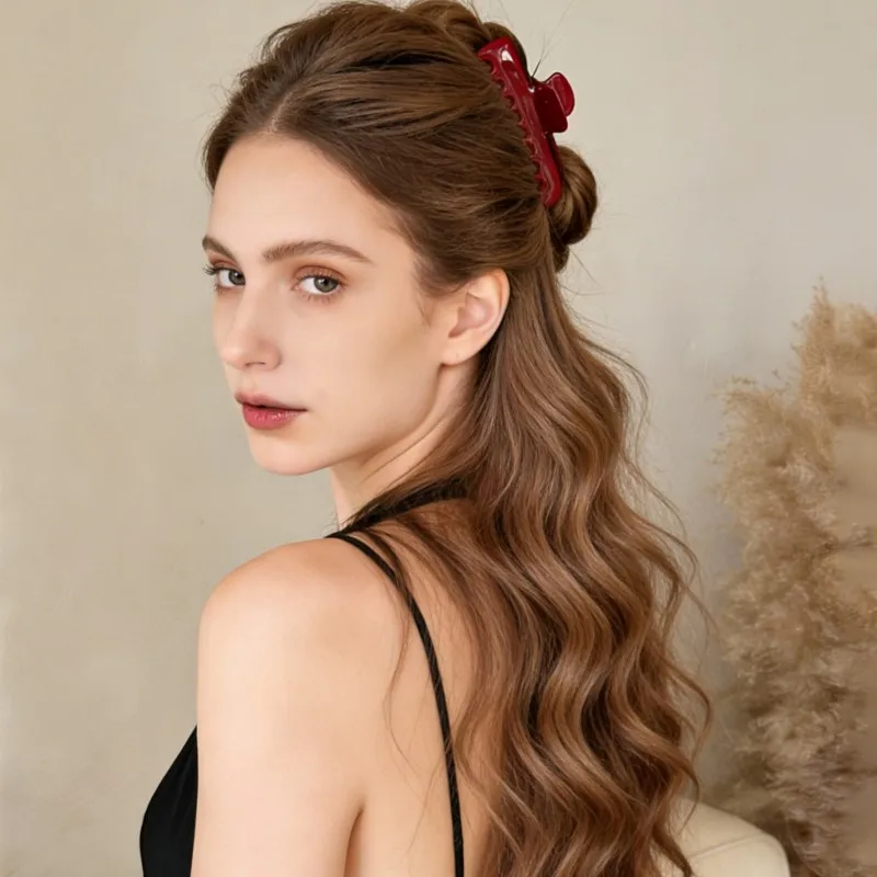 

Большие заколки-крабики в корейско-французском стиле — элегантные универсальные заколки-крабики для легких и необременительных причесок.