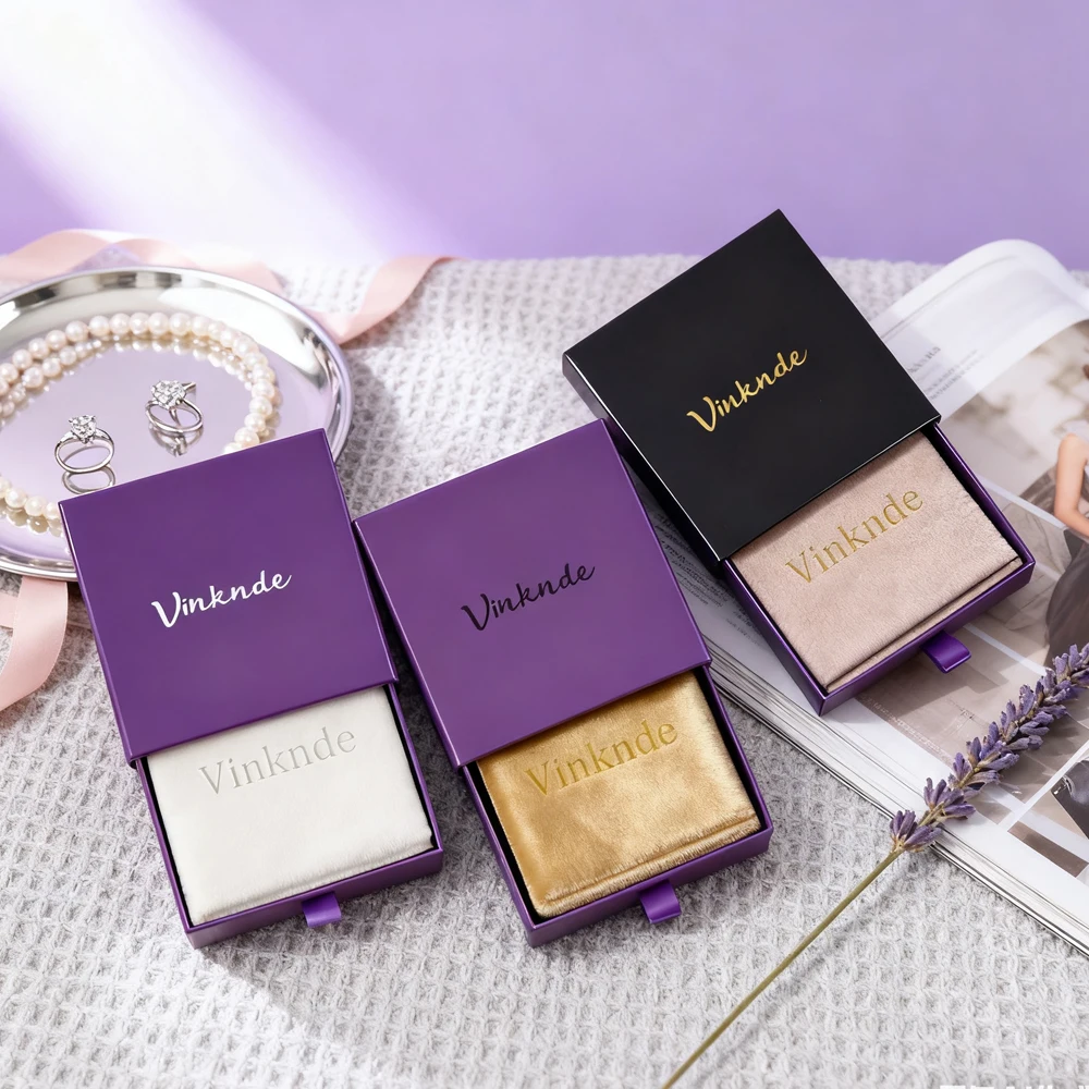 

Custom Logo Microfiber 6x6cm Jewelry Bag With Flap for Ring Earring Wedding Gift Storage and 7x7x1.7cm Purple Drawer Jewelry Box