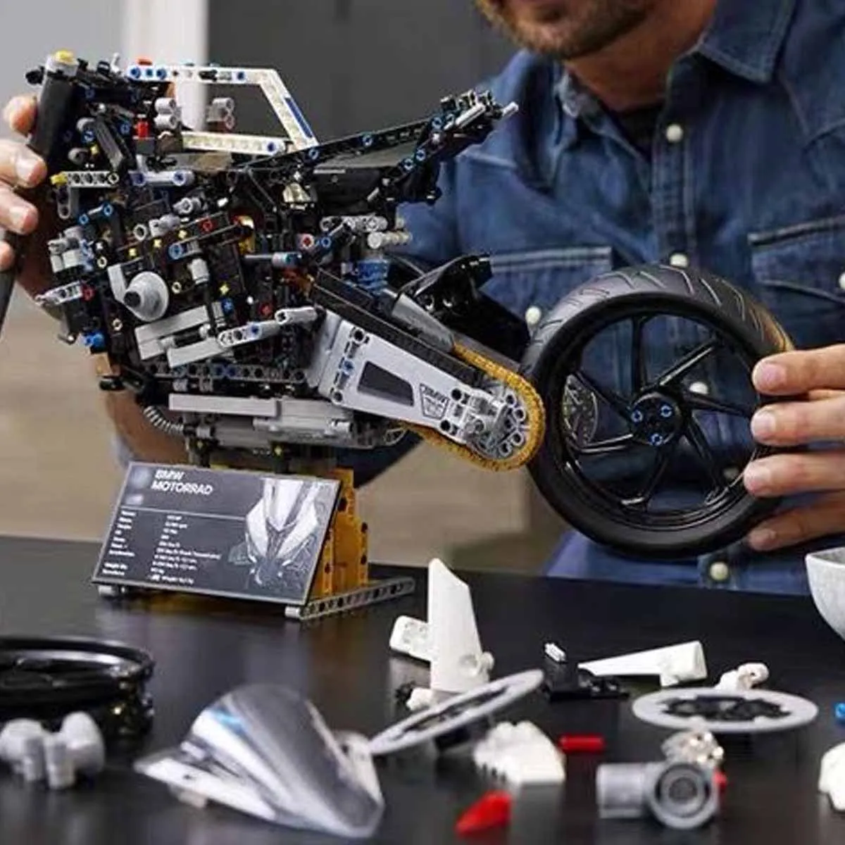 

Bilibili le go совместимая модель мотоцикла с строительными блоками и подставкой, подарок для мальчиков и детей, креативность