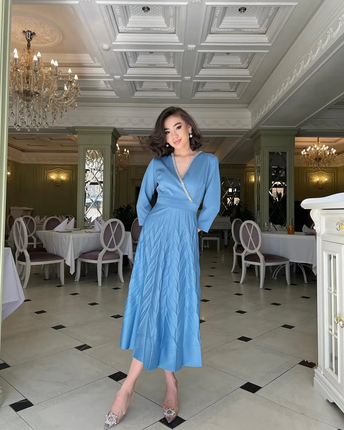 Abiti da sera in cristallo jersey di alta qualità personalizzati Delicati maniche a 3/4 con scollo a V Abiti da celebrità Custom Made Party D