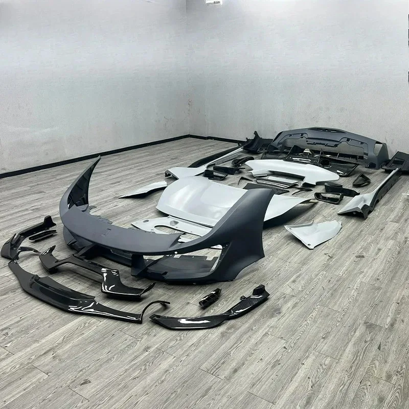 Applicable to 488 Upgrade Pista Appearance Kit Material To PP + Dry Carbon