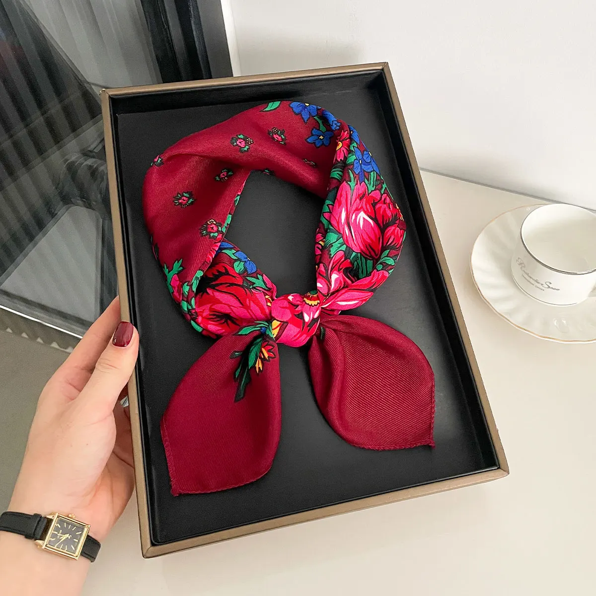2025 Neueste 70 cm Baumwolle Blumendruck Frauen Bandanas Quadratischer Schal Mädchen Stirnband Zubehör Taschentuch Halstuch Haarschal – Detail 6
