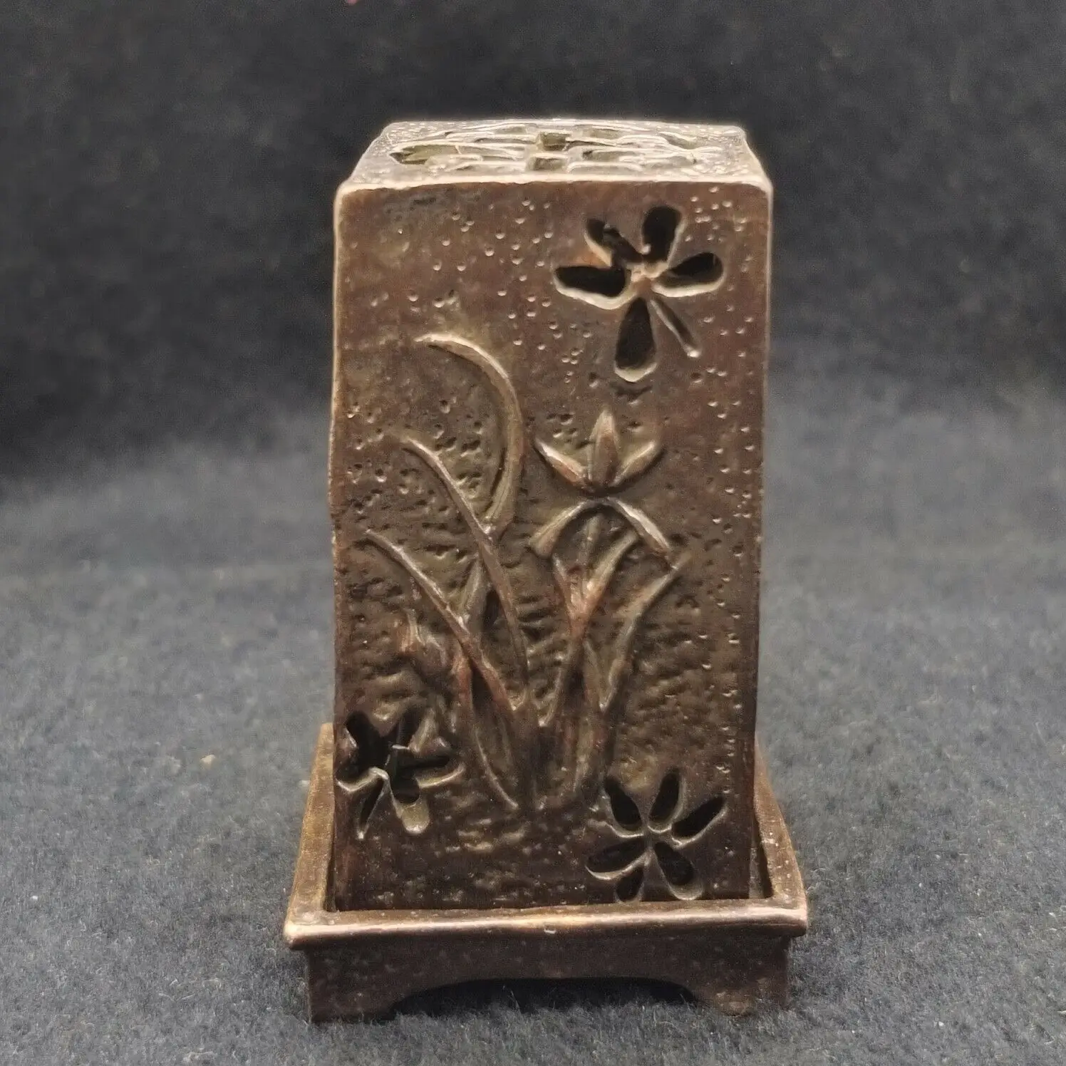 

Chinese Nice Bronze Plum, Orchid, Bamboo and Chrysanthemum Incense Burner Home Decoration
